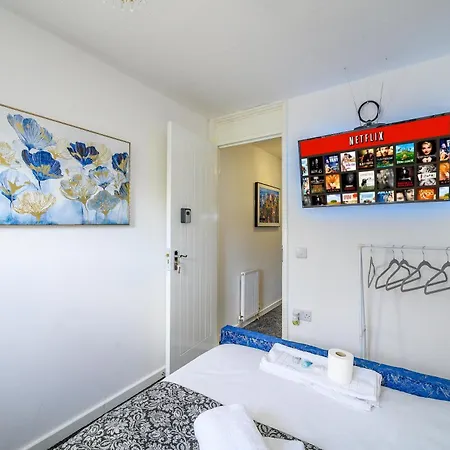 -rbgs- For Your Relaxed, Cosy Stay, Free Parking Λιντς