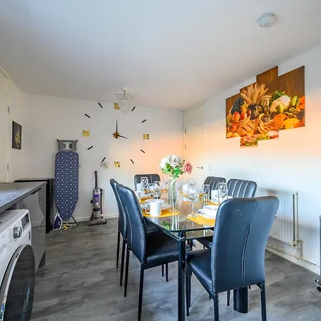 -rbgs- For Your Relaxed, Cosy Stay, Free Parking Homestay *