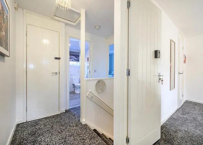 Homestay -rbgs- For Your Relaxed, Cosy Stay, Free Parking Leeds (West Yorkshire)